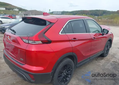 2022 Mitsubishi Eclipse Cross Le S-Awc z USA, uszkodzony, nr VIN JA4ATVAA3NZ028680